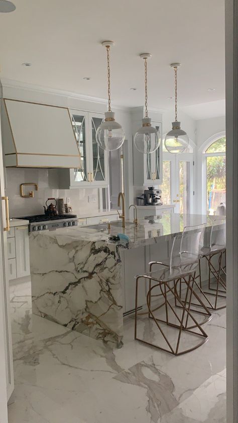 Kitchen: Calacatta Luxe Sintered Stone - Marble Trend | Marble, Granite, Sintered Stone, Porcelain, Terrazzo, Brick, Quartz | Slabs, Tiles | Toronto | Canada : Marble Trend | Marble, Granite, Sintered Stone, Porcelain, Terrazzo, Brick, Quartz | Slabs, Tiles | Toronto | Canada Kitchen Calacatta, Calacatta Luxe, Marble Trend, Elegant Kitchen Design, Quartz Slab, Stone Kitchen, Materials Engineering, Sintered Stone, Marble Granite