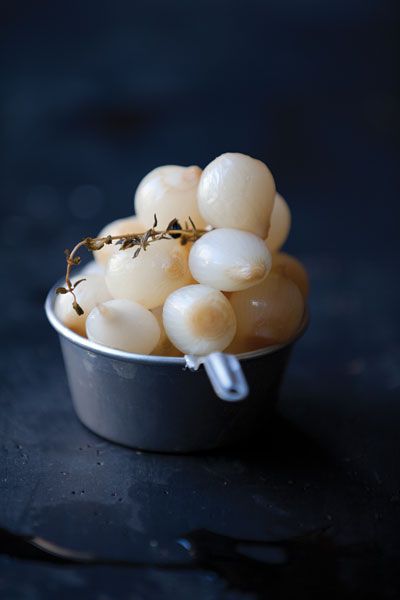 Vermouth-Spiked Cocktail Onions | SAVEUR Gibson Martini, Cocktail Onions, Saveur Recipes, American Cocktails, Bar Essentials, Wine Shop, Roasted Meat, Onion Recipes, Pickled Onions