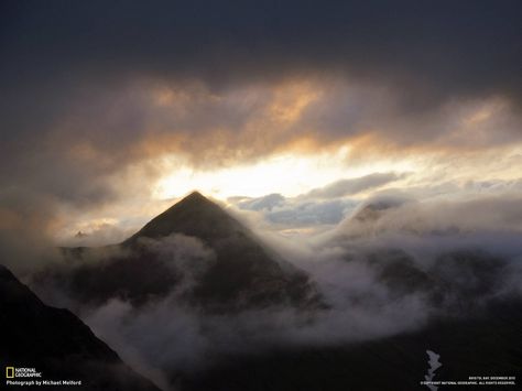 This is Mount Zion. Psalm 48- "Beautiful for elevation, A joy of all the land, is Mount Zion, The sides of the north, the city of a great king.. Rejoice doth Mt. Zion." Imagenes Dark, Mount Zion, Earth Photos, Powerful Images, New Earth, 10 Picture, Illustration Character Design, Photo Look, Nature Photos