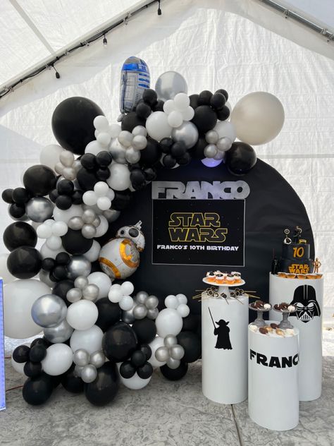 Star Wars Arch, Star Wars Party Balloon Arch, Starwars Birthday Theme, Star Wars Birthday Backdrop, Star Wars Balloon Decorations, Star Wars Balloon Garland, Star Wars 1st Birthday Boys, Starwars Birthday Ideas, Star Wars Balloon Arch