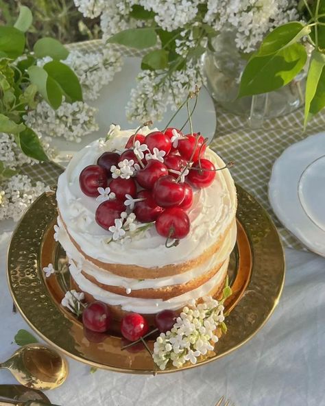 Dolce on Twitter: "Cherry cake by alisha_honeyhome https://t.co/PlmgPM48UQ" / Twitter Jungle Aesthetic, Vintage Retro Aesthetic, Aesthetic Edgy, Aesthetic Artsy, Nature Aesthetics, Pinterest Cake, Dreamy Aesthetic, Desert Decor, Cherry Desserts