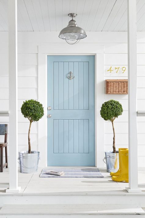 Coastal Countrycountryliving Gray Front Door Colors, درابزين السلم, Arsitektur Kolonial, Best Front Door Colors, Victorian Front Doors, Blue Front Door, Red Front Door, Front Door Makeover, Front Door Paint Colors