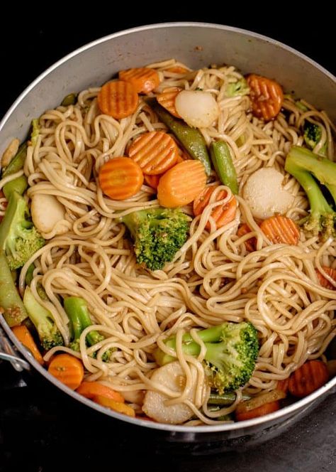 CopyCat P.F. Chang's Lo Mein - Southern Plate Veggie Lo Mein Recipe, Frozen Mixed Vegetable Recipes, Chinese Broccoli Recipe, Red Beans And Rice Recipe Crockpot, Beef Lo Mein Recipe, Veggie Lo Mein, Mix Vegetable Recipe, Lo Mein Recipe, Red Beans N Rice Recipe