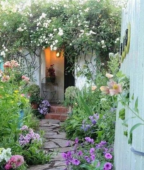 50 Cottage Garden Ideas to Make Your Space Enchanting | Blog | BillyOh Small Cottage Garden Ideas, Walkway Landscaping, Walkways Paths, Plants Growing, Cottage Garden Design, Backyard Inspiration, The Secret Garden, Front Yard Garden, Garden Pathway