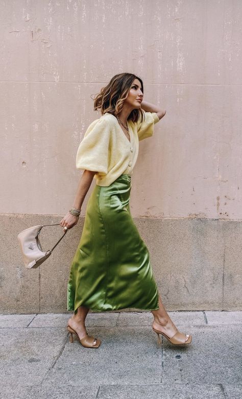 Neutral Cardigan, Skirt Styling, Casual Wedding Guest, Tan Mules, Wedding Guest Outfits, Fest Outfits, Looks Pinterest, Chique Outfits, Tan Bag