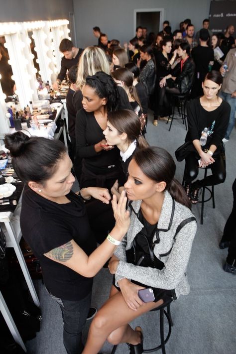 Fashion Week Makeup, Makeup Artist Studio, Makeup Artist Branding, Eyebrow Trends, Makeup Recipes, Lip Color Makeup, Shock And Awe, Casual Makeup, Best Makeup Artist