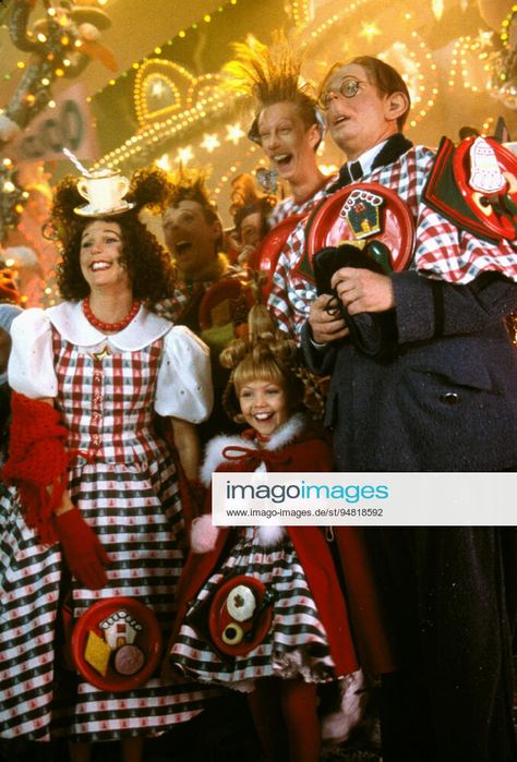 Whoville Outfits Ideas, Diy Whoville Costumes, Whoville Costumes, Cindy Lou Who Costume, O Grinch, Movie Character Costumes, The Grinch Movie, Baby Cosplay, Grinch Christmas Party