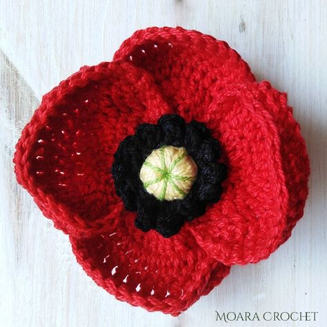 Crochet Poppy Flower, Crochet Poppy Free Pattern, Petal Crochet, Crochet Poppy Pattern, Knitted Poppies, Crochet Poppy, Remembrance Day Poppy, Crochet Snowman, Crochet Flowers Free Pattern