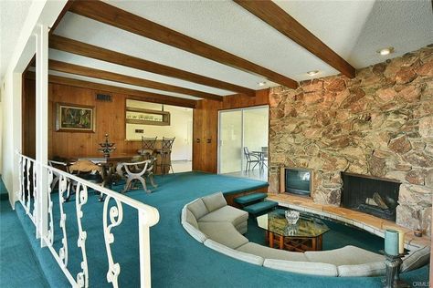 Mid Century Modern Conversation Pit 433 Fern Dell Pl, Glendale, CA Modern Conversation Pit, Maximalist Rooms, Retro Homes, Conversation Pit, 70s Interior, Sunken Living Room, Retro Interior Design, Mcm House, 70s Home