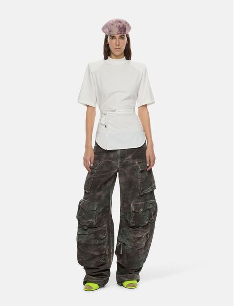 Big Cargo Pants Outfit, Attico Cargo Pants, Big Pants, Cargo Pants Outfit, Camouflage Pants, The Attico, T Shirt For Women, White T Shirt, Pants Outfit