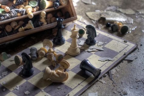 Pieces Wallpaper, Medieval Chess, 1080p Wallpaper, Sports Wallpapers, Work Tools, Chess Game, Retina Display, Original Wallpaper, Fantasy Inspiration