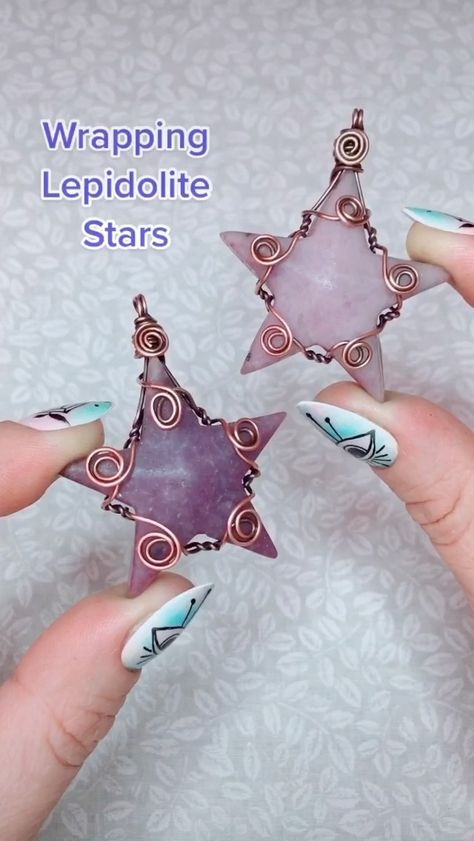 Diy Spiritual Jewelry, Wire Wrap Star Stone, How To Wire Wrap A Star Shaped Crystal, Wire Wrapped Star Crystal, Crystal Wrapping Tutorial, Star Wire Wrap, How To Wrap Crystals With Wire, How To Wire Wrap Crystals, How To Wrap Rocks