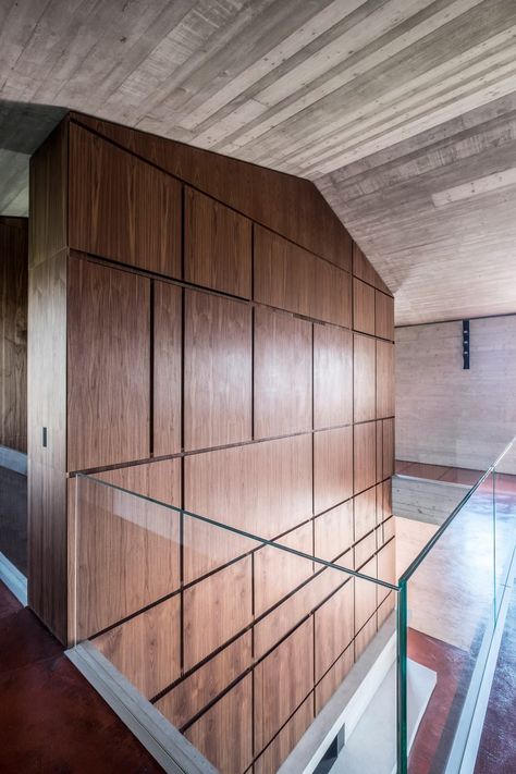 AP House by GGA Architects Sala Cinema, Rimini Italy, Modern Wall Paneling, Concrete Architecture, Wall Finishes, Stone House, Wall Cladding, Rimini, Wall Treatments