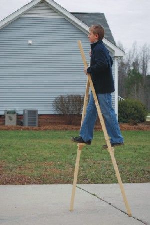 Stilts...you don't see these anymore! My dad made a pair of these for me when I was a child : ) They were so cool and great fun! Diy Stilts, Wood Toys Diy, Vintage Christmas Art, Fun Party Games, Childhood Days, Backyard Play, Stilts, Childhood Toys, Something Old