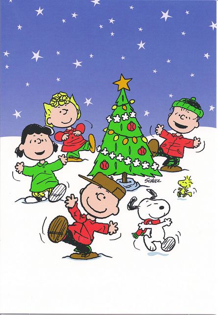 .!!.             Snoopy ♥  The Peanuts and Charlie Brown love dancing around the Christmas Tree! Snoopy Christmas Tree, Peanuts Gang Christmas, Charlie Brown Y Snoopy, Brown Christmas Tree, A Charlie Brown Christmas, Charlie Brown Christmas Tree, Woodstock Snoopy, Funny Christmas Tree, Christmas Tree Svg