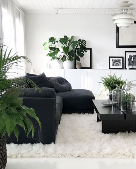 Reka Bentuk Ruang Tamu, My Scandinavian Home, Lots Of Plants, Black Living Room, Small Living Room Decor, Hus Inspiration, Living Room Decor Cozy, Apartment Decor Inspiration, White Living Room