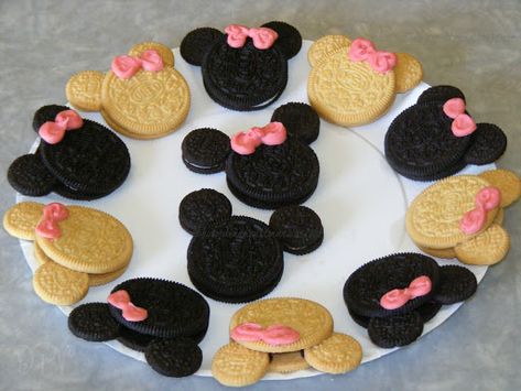 Mouse Cookies, Twodles Birthday, Minnie Mouse Birthday Party Decorations, Mickey Mouse Cookies, Minnie Mouse First Birthday, Gateau Baby Shower, Minnie Mouse 1st Birthday, Minnie Mouse Baby Shower, Minnie Birthday Party