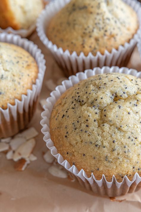 Costco Poppyseed Muffins, Homemade Poppyseed Muffins, Costco Poppy Seed Muffin Recipe, Costco Muffin Recipe Copycat, Poppyseed Muffin Recipe, Poppyseed Recipes, Costco Muffin Recipe, Almond Poppy Seed Muffins, Poppy Seed Muffins Recipe