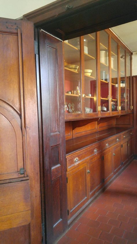 Historic Butlers Pantry, China Pantry, Crockery Cupboard, Butlers Pantries, Butler Pantries, Vanderbilt Family, Historic Kitchen, Cornelius Vanderbilt, Credenza Vintage