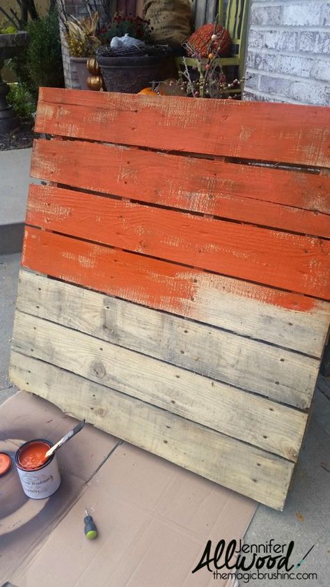 pallet-decor-fall-porch-sign-by-the-magic-paintbrush-inc-featured-on-remodelaholic Painting Pallets, Halloween Pallet Projects, Display Rack Ideas, Pallet Porch, Painted Pallet, Pallet Pumpkin, Fall Pallets, Repurpose Pallets, Harvest Decor