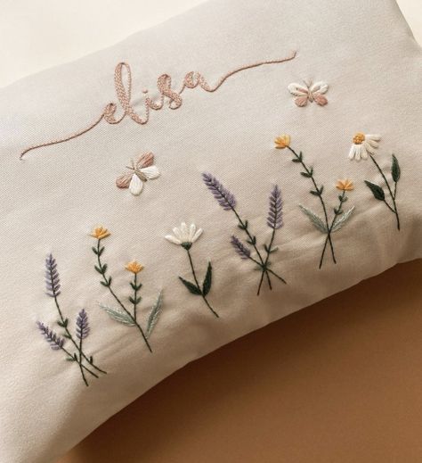 Pillowcase Embroidery Ideas, How To Embroider Pillow Cases, Pillow Case Embroidery Ideas, Hand Embroidered Pillowcases, Embroidered Pillows Diy, Embroidery Pillowcases, Hand Embroidery Pillow, Leaves Embroidery, Cushion Embroidery