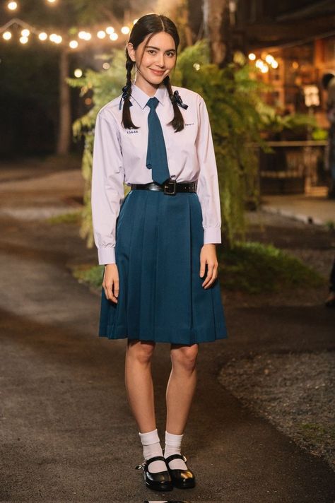 Davika Hoorne, High School Uniform, Neat Casual Outfits, School Uniform Fashion, High School Outfits, Thai Dress, Kawaii Fashion Outfits, School Dresses, Uniform Fashion