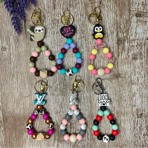 Handcrafted Artisan Brand New Beautiful Fingerlet Keychains Dog Mom, Cat, Penguin, Louise, & Sloth For Carrying Your Keys On Your Hand Makes A Great Keychain For Keys & Purse Makes A Thoughtful Gift Customization Prices $1 Extra Per Pen $2 Extra Per Bookmark/Wristlet/Keychain To Find All Of My Beaded Products In One Place, Click The Tag Below #Melissasxcloset ***Small Beads Can Cause A Choking Hazard To Kids*** Beaded Keychains Patterns, Cat Penguin, Diy Crafts Keychain, Easy Crafts To Sell, Keychain Bracelet, Keychain Craft, Handmade Keychains, Mom Cat, Beadable Products