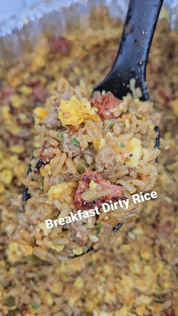 TREATED ROYAL-NO DMS 🛑 on Instagram: "JUST AN FYI THAT IS AN ONION THAT SAUTEED TOO HARD THAT I DIDN'T SEE UNTIL AFTER I DID THE VIDEO...I KNOW WHAT YAW THINKING UMKAY 😅 THEE BREAKFAST DIRTY RICE THE Lii WAY! I HOPE EVERYONE HAD AN AMAZING CHRISTMAS! XOXO #Lii 💋 #dirtyrice #breakfast #brunch" Breakfast Dirty Rice, Bojangles Dirty Rice, Breakfast Rice Recipes, Breakfast Fried Rice, Cajun Dirty Rice, Breakfast Rice, Dirty Rice, Cajun Creole Recipes, Sausage And Egg