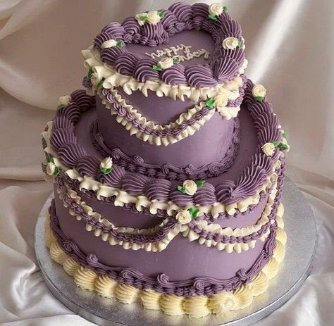 Aesthetic 2 Tier Purple Cake, Pretty Purple Cakes, Birthday Cake Ideas White, Purple Sweet 16 Cakes, Purple Quince Cake, Purple Cake Aesthetic, Two Layered Cake, Purple Vintage Cake, Pink Cake Birthday