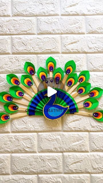 How To Make A Peacock Crafts, Craft With Ice Cream Stick, Creative Crafts With Cardboard, Peacock Craft Ideas, Peacock Art And Craft, Ice Cream Sticks Craft Ideas Art, Paper Peacock Crafts, Ice Sticks Craft Ideas, Ice Cream Stick Craft Wall Hangings