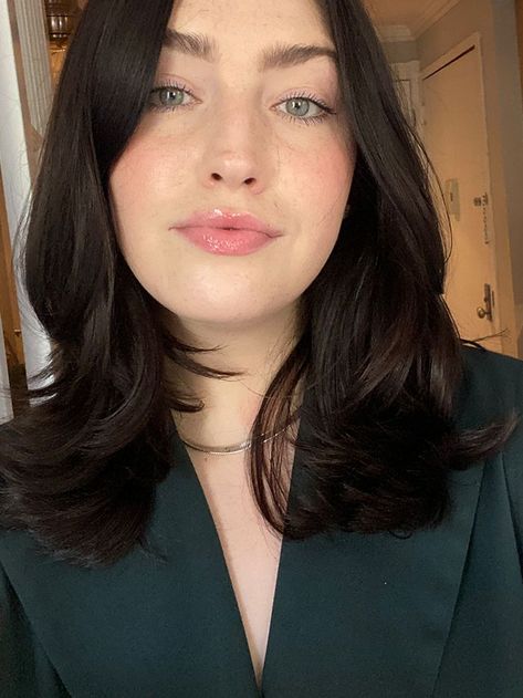 Mid Length Medium Brown Hair, Coarse Thick Hair Haircuts, Thick Hair Medium Haircut, Haircut For Puffy Hair, Mid Size Haircut, Collarbone Length Hair Thick, Thick Lob Haircut, Haircut For Thick Long Hair, Mid Length Hair Thick Hair