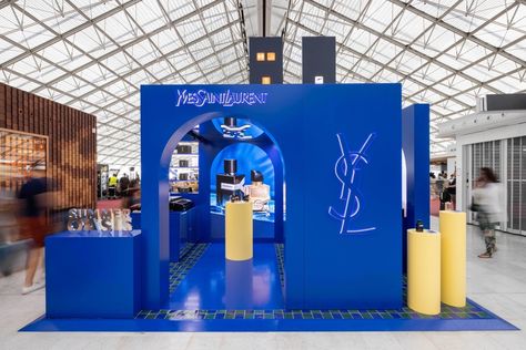 Yves Saint Laurent Beauty Summer Oasis Pop-Up, Charles de Gaulle Airport Paris. Popup Setup, Ysl Store, Kids Tv Stand, Airport Shopping, Paris Airport, Charles De Gaulle Airport, Light Tunnel, Abstract Tile, Brand Pop