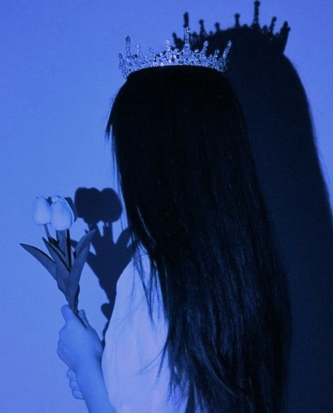 The Story, Crown, Queen, Flowers, Blue