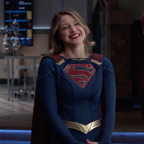 Supergirl Costume, Melissa Supergirl, Kara Danvers Supergirl, Supergirl Tv, Supergirl 2015, Chris Hemsworth Thor, Supergirl Dc, Melissa Benoist, Dc Superheroes