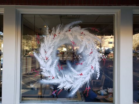 Window Painting for Holidays and Special Events White Christmas Window Decor, How To Window Paint, Spray Snow Windows Ideas, Snow Spray Window Ideas Easy, Snow Spray Window Ideas, White Christmas Painting, Snow Spray Art, Snow Window Art, Christmas Window Painting Easy