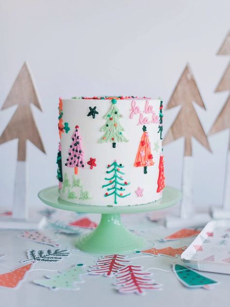 Christmas Birthday Cake, Christmas Themed Cake, Present Cake, Christmas Cake Designs, Christmas Cake Decorations, Xmas Cake, Christmas Tree Cake, Tree Cakes, Ultimate Christmas