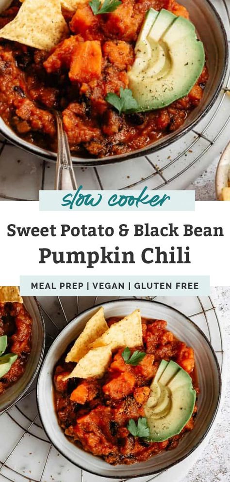 Black Bean Pumpkin Chili, Sweet Potato Black Bean Chili, Chili Bean, Chili Vegan, Pumpkin Recipes Dinner, Canned Pumpkin Recipes, Pumpkin Chili Recipe, Vegan Crockpot Recipes, Vegan Crockpot