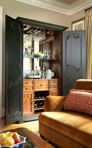 Cheap Basement Ideas, Armoire Bar, Bar Cabinets, Diy Home Bar, Table Room, Built In Bar, Cocktail Cabinet, Basement Design Ideas, Living Room Bar