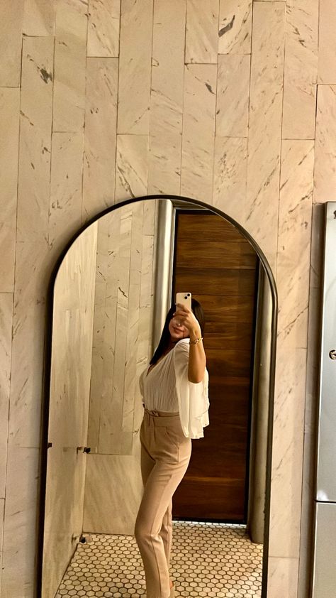 #woman #womanstyle #selfie #mirror #mirrorselfies #restaurant # Cafe Mirror Selfie, Hotel Mirror Selfie, Cafe Mirror, Selfie Mirror, The Office, Mirror Selfie, Cafe, Restaurant, Hotel