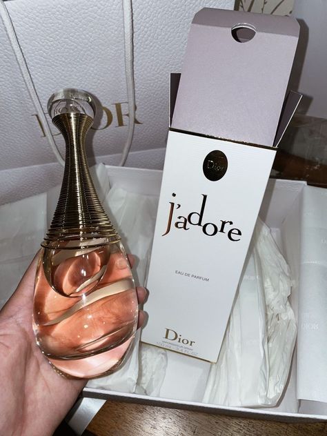 Christian Dior Jadore, Koleksi Makeup, Koleksi Parfum, خواتم خطوبة, Dior Jadore, Fragrances Perfume Woman, Catty Noir, Perfume Collection Fragrance, Dior Perfume