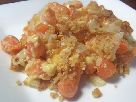 Cheese Scalloped Baby Carrots Recipe - Food.com Carrots Brown Sugar, Baby Carrots Recipe, Carrot Casserole, Easy Casseroles, Baby Carrot Recipes, Carrots Side Dish, Brown Sugar Butter, Baked Scallops, Side Items