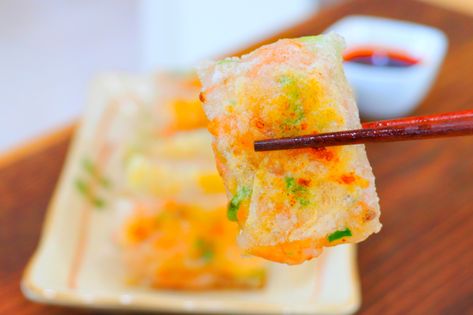 Crispy Shrimp Dumplings with Rice Paper - CiCi Li, Asian Home Cooking Crispy Rice Paper, Rice Paper Dumplings, Shrimp Egg Rolls, Rice Paper Recipes, Shrimp Wonton, Dim Sum Recipes, Shrimp Spring Rolls, Shrimp Dumplings, Shrimp Rolls