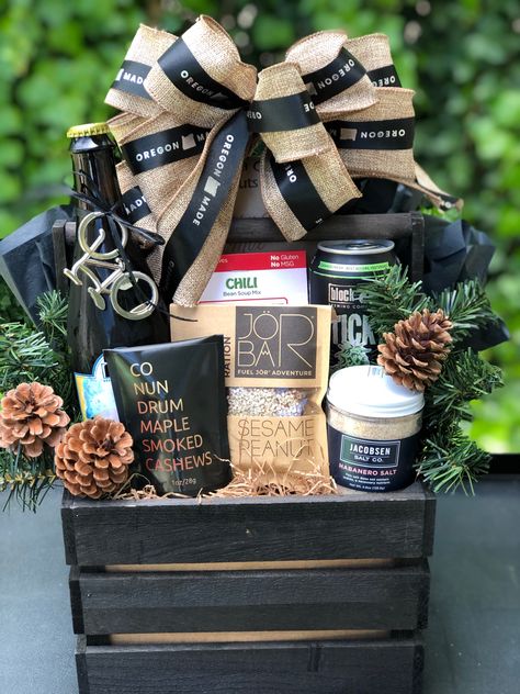 Christmas Gift Baskets For Men, Craft Beer Gift Basket, Beer Gift Basket, Beer Gift Baskets, Xmas Gift Baskets, Food Gifts For Men, Beer Christmas Gifts, Beer Gifts Basket, Beer Basket