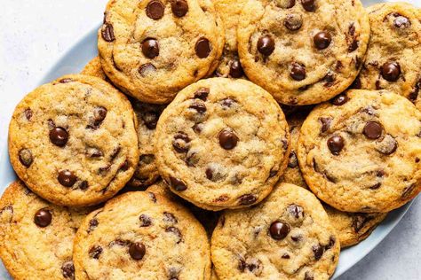 I never went to Subway for the sandwiches—I went for the cookies. This copycat recipe is even better, and really easy to make. In fact, it's my favorite chocolate chip cookie recipe. #dessert #dessertideas #easydesserts Subway Chocolate Chip Cookie Recipe, Town In The Woods, Subway Chocolate Chip Cookies, Salted Honey Pie, Italian Orzo, Subway Cookies, Cinnamon Crumb Cake, Cheesecake Cookies Recipes, No Bake Banana Pudding