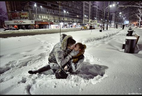 Winter love Photo by Vlad Eftenie -- National Geographic Your Shot Kissing In The Snow, Goals Pictures, Boyfriend Goals, Kissing Couples, Cute Relationship Goals, Hopeless Romantic, Outdoor Entertaining, Artist Canvas, Cute Couples Goals