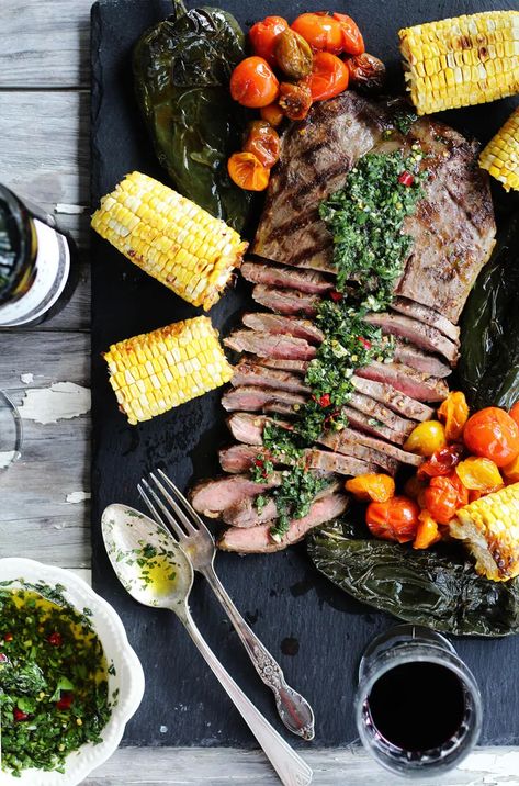 Argentinian Cuisine, Spreads Recipes, Marinated Flank Steak, Flank Steak Recipes, Easy Grilling Recipes, Easy Grilling, Chimichurri Sauce, Tailgate Food, Dinner Inspiration