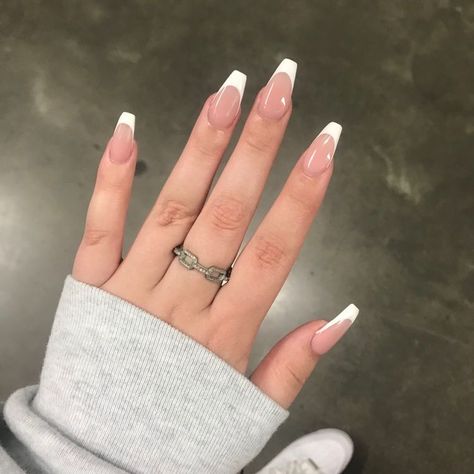 French Tip Nails On Coffin, Short French Nails Coffin, Natural French Tip Nails Coffin, Acrylic Nail Designs Coffin French Tip, Cute Summer Nails Simple French Tips, French Tip Coffin With Design, Sparkly White French Tip Nails Coffin, Clear And White French Nails, White French Tips Coffin Shape