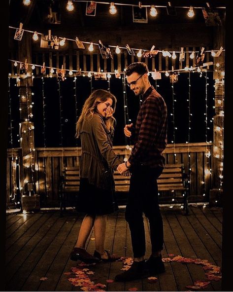 Proposal Ideas Fairy Lights, String Lights Proposal, Indoor Proposal Ideas Living Rooms, Romantic Proposal Setup, Outdoor Proposal Ideas Decor, Home Proposal Decoration Ideas, Proposal Ideas Gazebo, Proposal Ideas Daytime, Engagement Proposal Ideas With Family