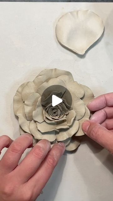 How To Make Ceramic Flowers, Ceramic Flower Tutorial, Clay Flowers How To Make, How To Make Clay Flowers, Ceramic Flowers How To Make, Clay Flowers How To Make Easy, Air Dry Clay Sculpture Ideas, Flower Clay Art, Air Dry Clay Flowers