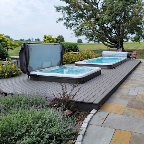 Imagine having this right in your back garden? 🌻 Follow up a long swim spa session with a soak in the self-cleaning hot tub. Paradise. ☀️ Endless Swim Spa, Swim Spa Landscaping, Outdoor Swim Spa, Spa Deck, Cleaning Hot Tub, Spa Landscaping, Small Backyards, Swim Spas, Backyard Layout